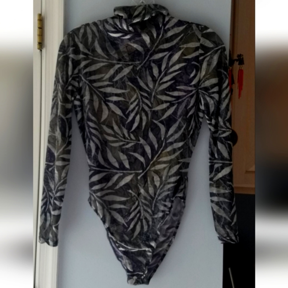 Ladies bodysuit by Cache